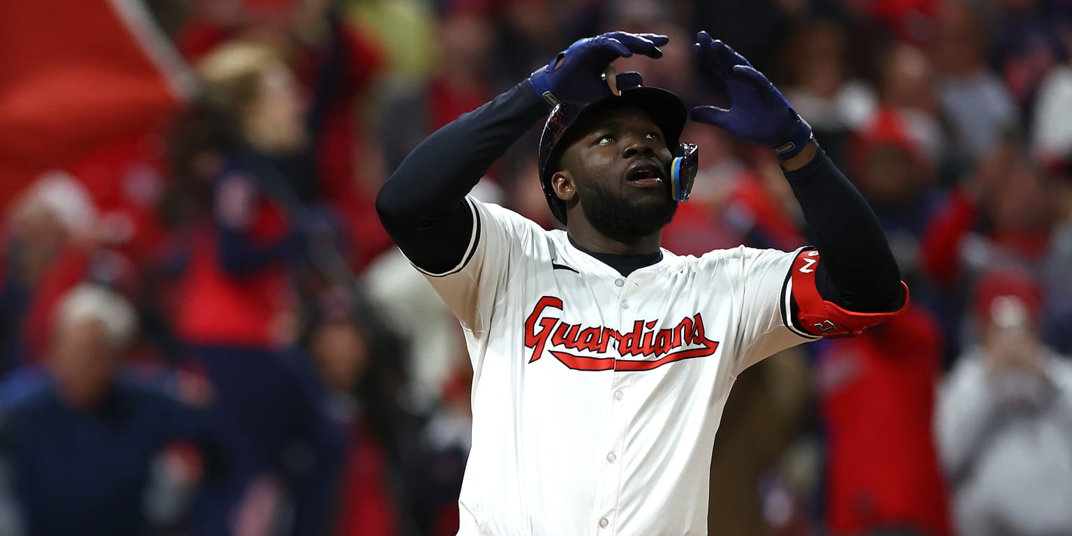 Big Christmas Hits GameTying Homer in First Time Father Sees Him Play