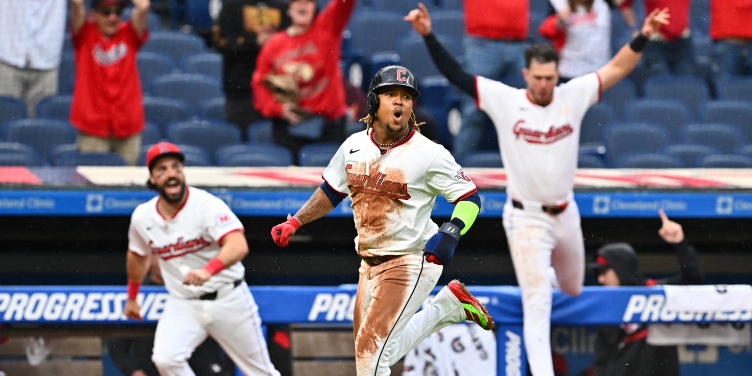 Ramírez becomes 1st CLE player to reach 250 SBs, 250 HRs