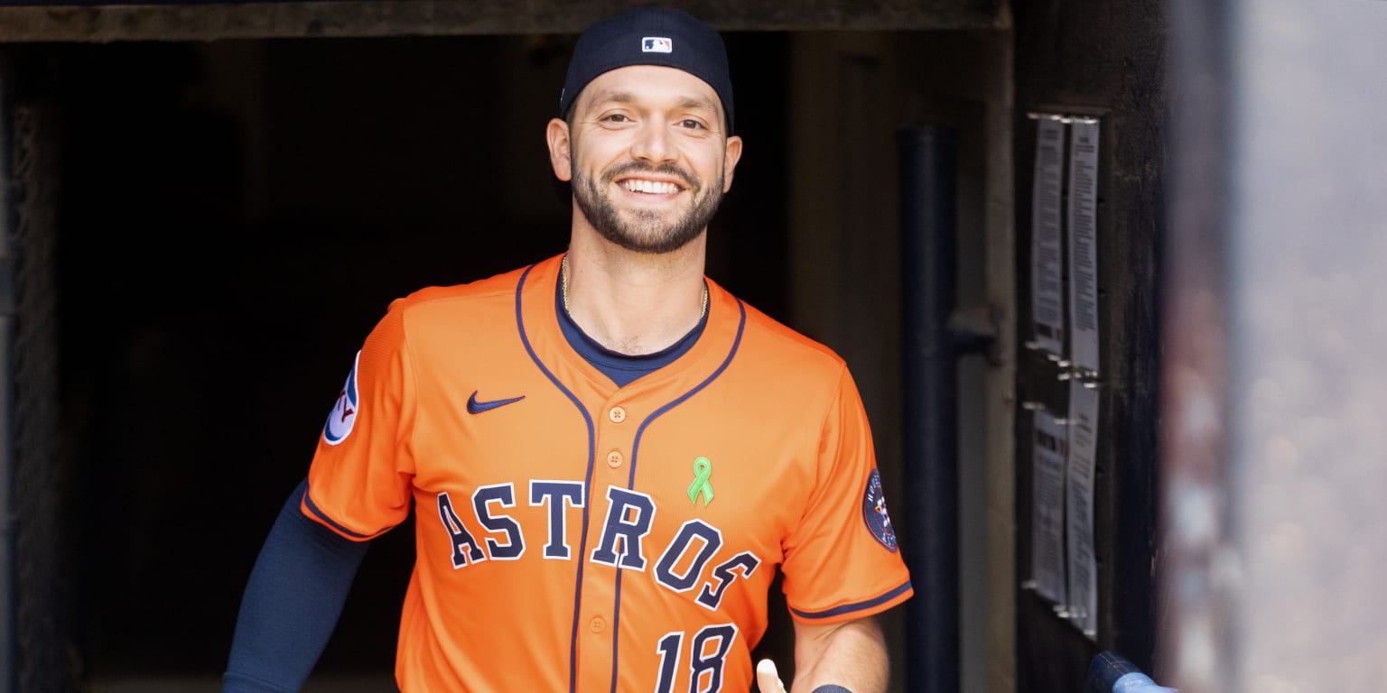 César Salazar embracing bench role with Astros