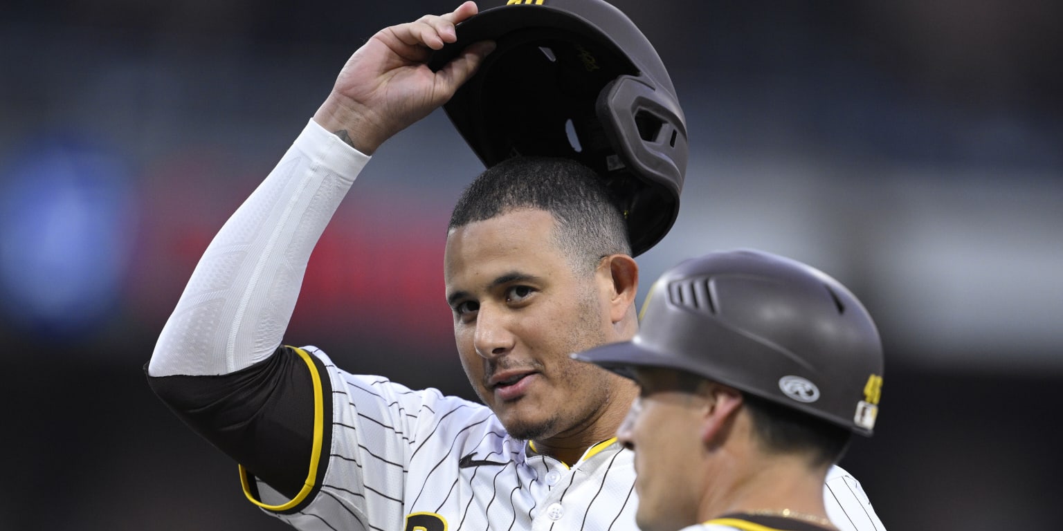 Manny Machado celebrating 2000th hit