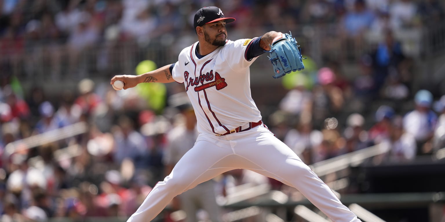 Rangers trade Dunning to Atlanta for pitcher José Ruiz