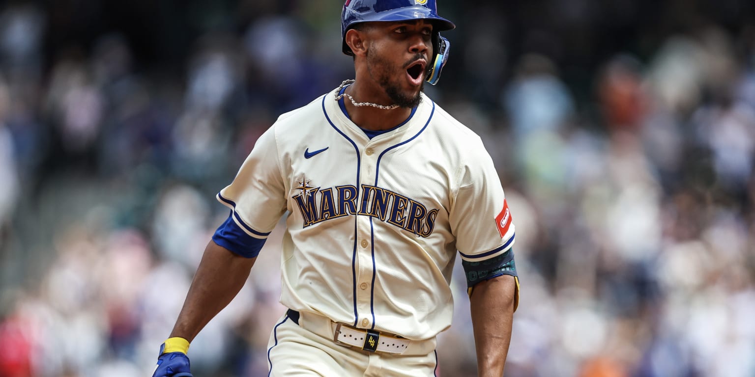 J-Rod's 100th career HR gives him historic 4th straight 20-20 season