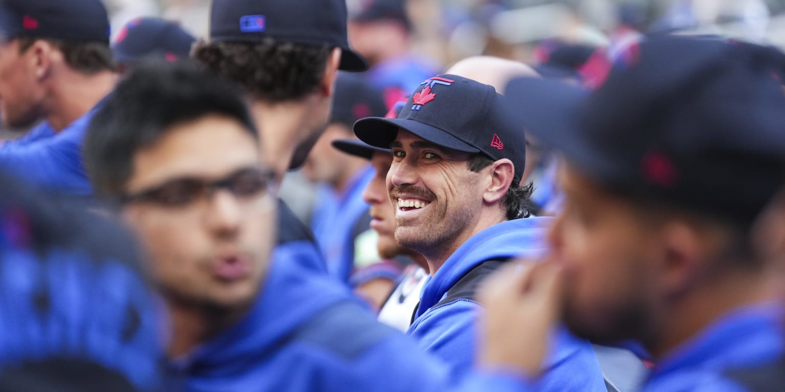 Shane Bieber pitching for Blue Jays