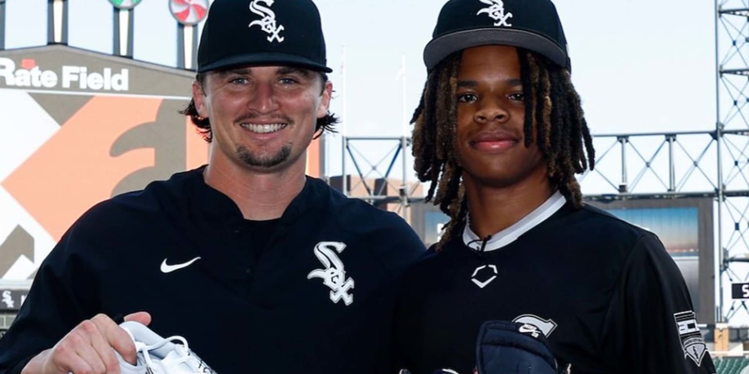 Talented fan and ballplayer designs Martin's cleats for Players' Weekend