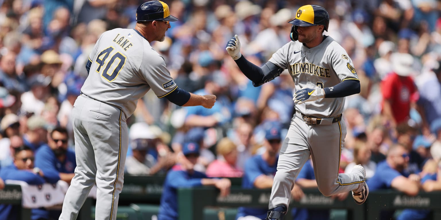 A first pass at Brewers' potential Opening Day roster