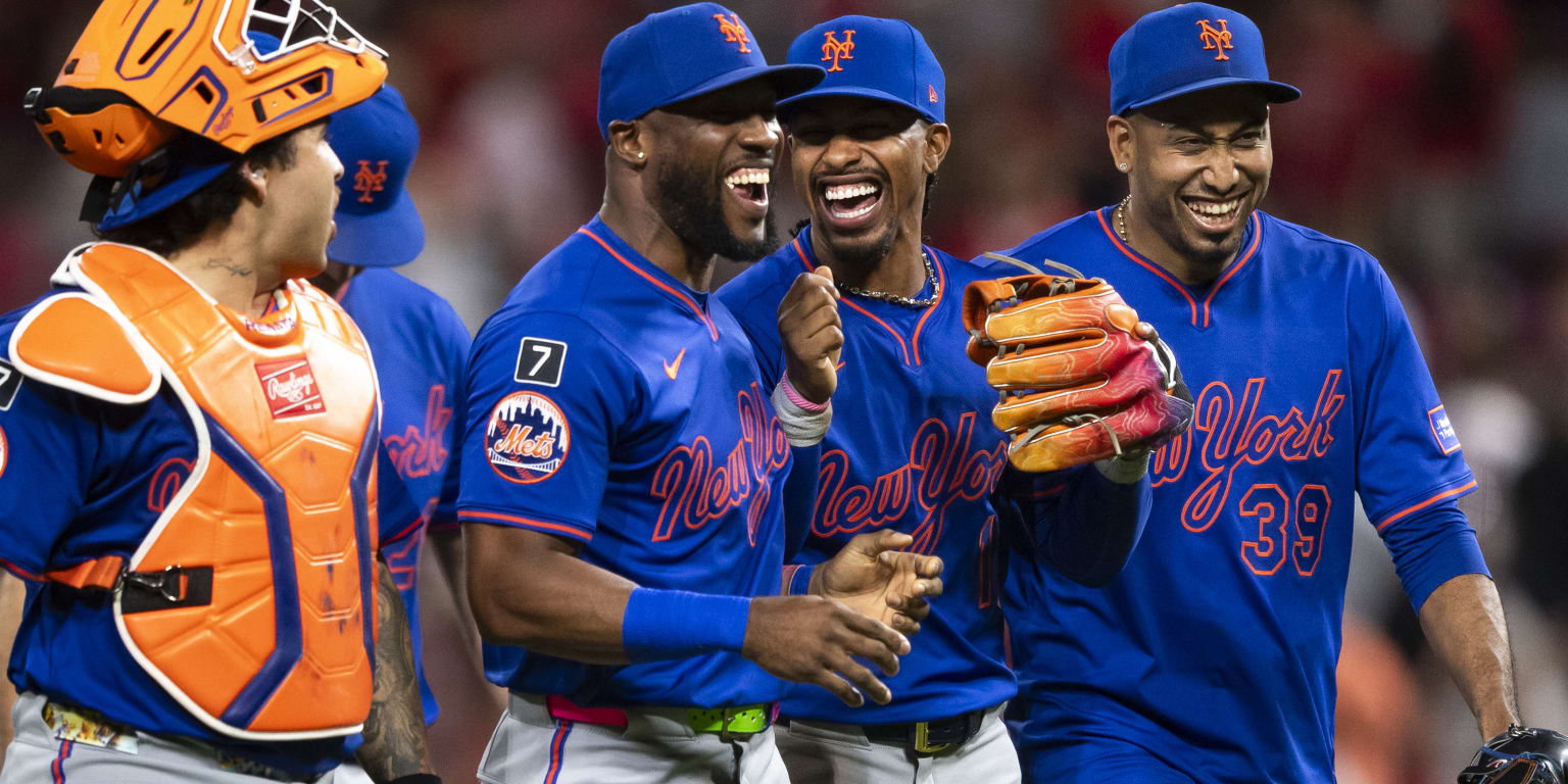 Edwin Díaz survives ninth-inning scare as Mets beat Reds