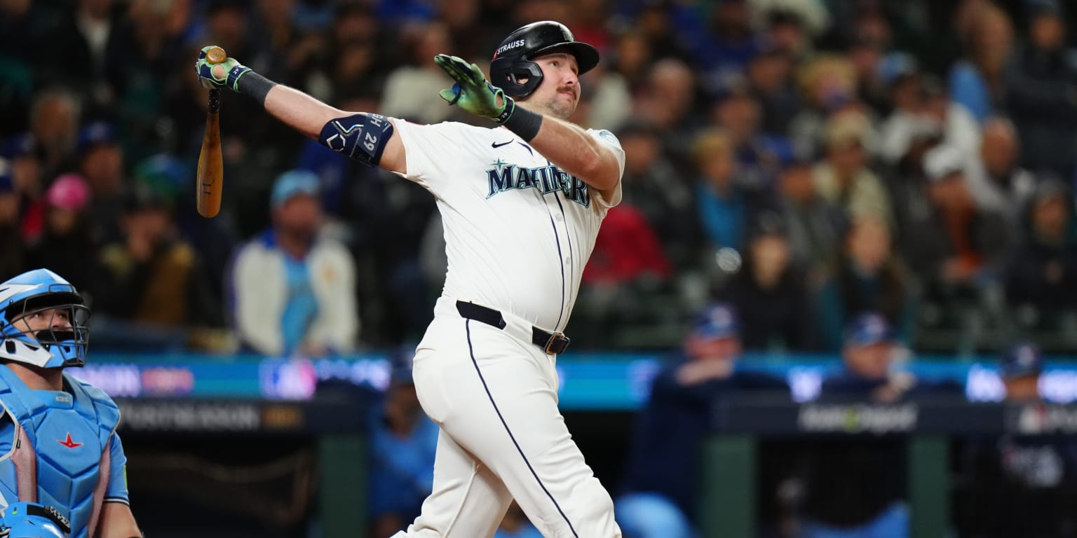 Cal Raleigh hits homer in ALCS Game 3, 63rd of 2025