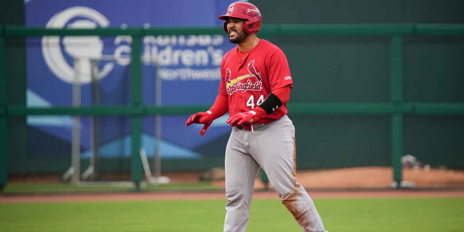 Cardinals make series of moves to 40-man roster