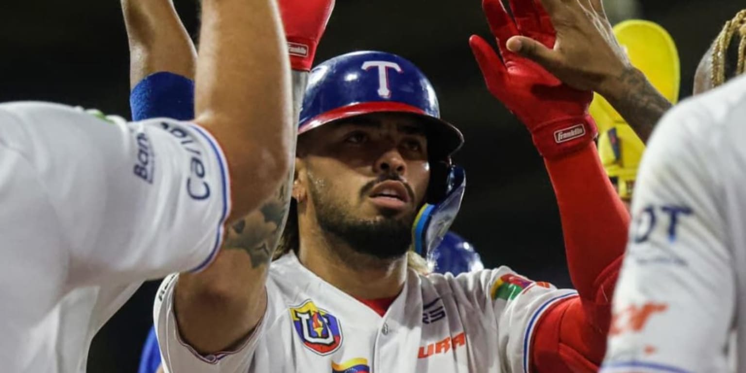 Tiburones superan a Tigres y se meten en la pelea en LVBP