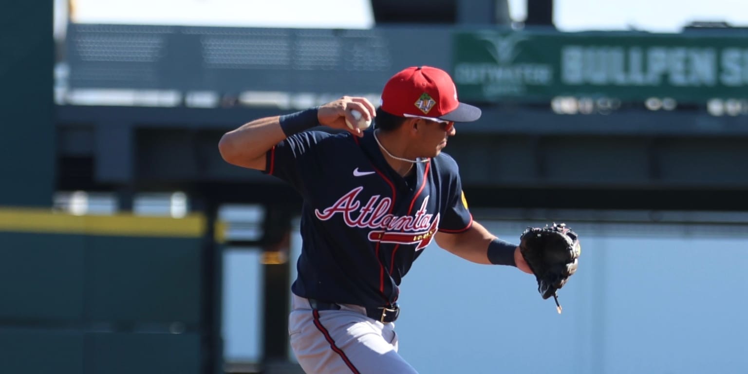Gold Glover Dubón 'looks the part' as Braves' shortstop during Kim's absence