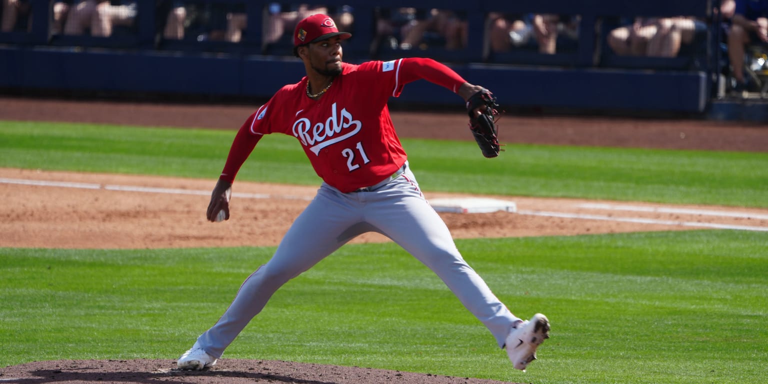 Greene feels strong, healthy in Reds spring debut 