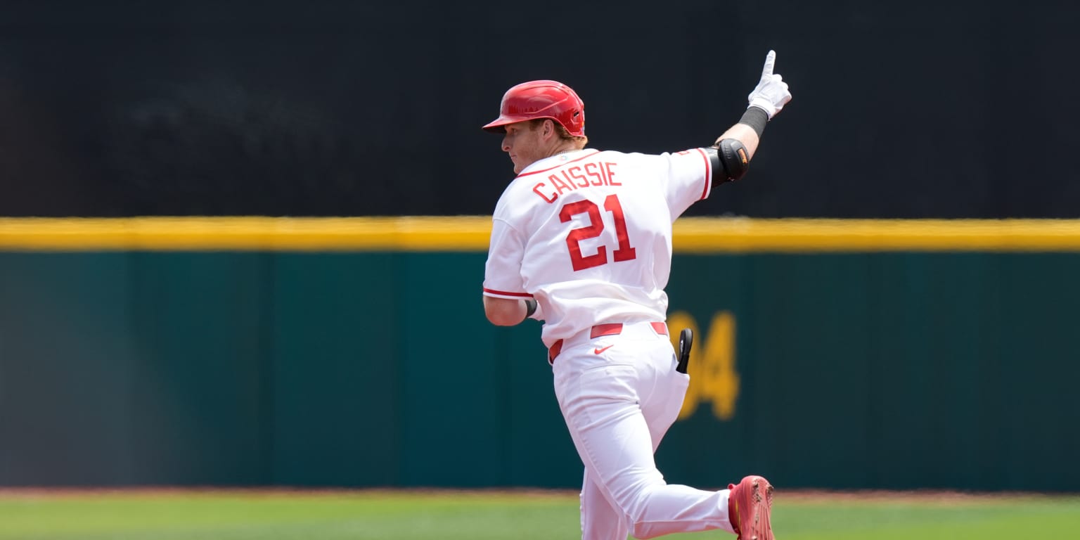 Canada overpowers Colombia behind Caissie, Soroka