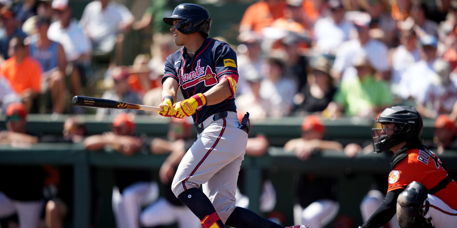 Dubón in groove after chatting with childhood idol Chipper Jones Dubón in groove after chatting with childhood idol Chipper Jones