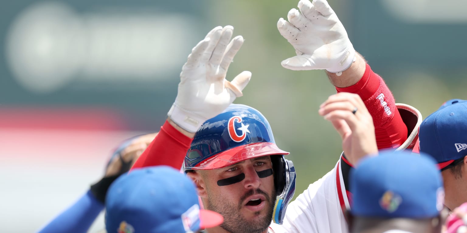 Cuba rides homers, Colombia's miscues to remain unbeaten in Classic