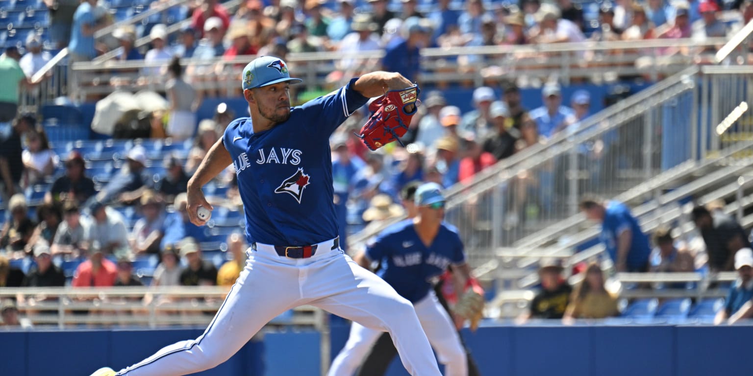 Elbow inflammation throws wrench into Berríos' World Baseball Classic plans