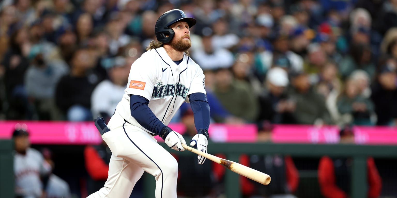 Donovan makes Mariners history in first at-bat