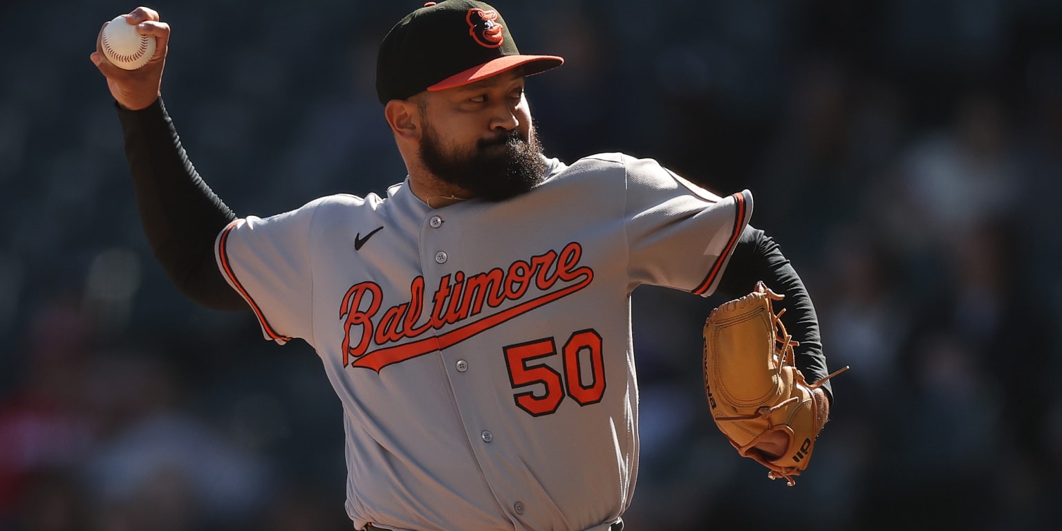 This reliever has 10 IP, 0 H to open '26 -- and surprisingly, it's not Mason Miller