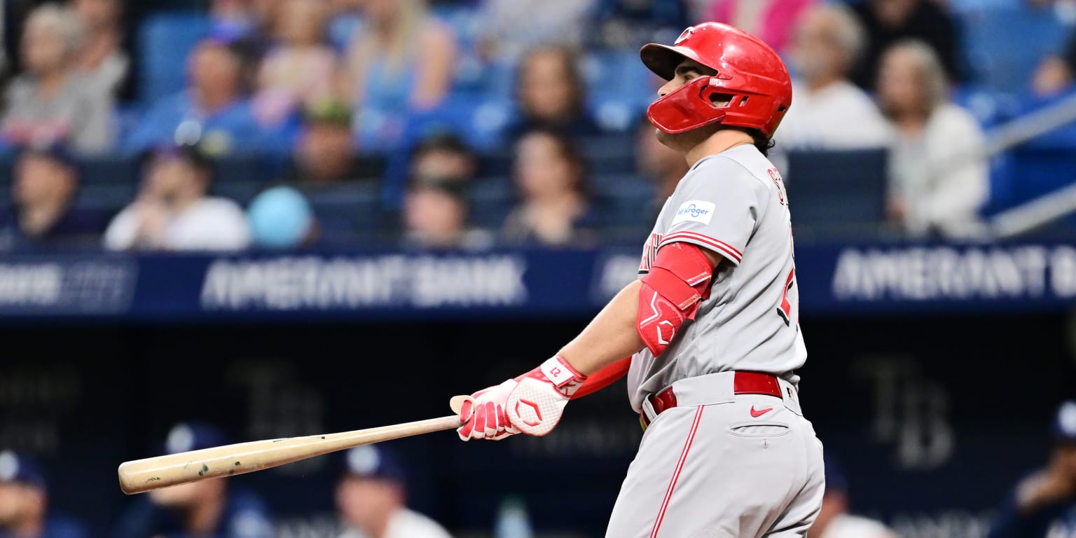 Stewart's 8th HR -- and surprise steal of 3rd! -- spark Reds to 4th straight win