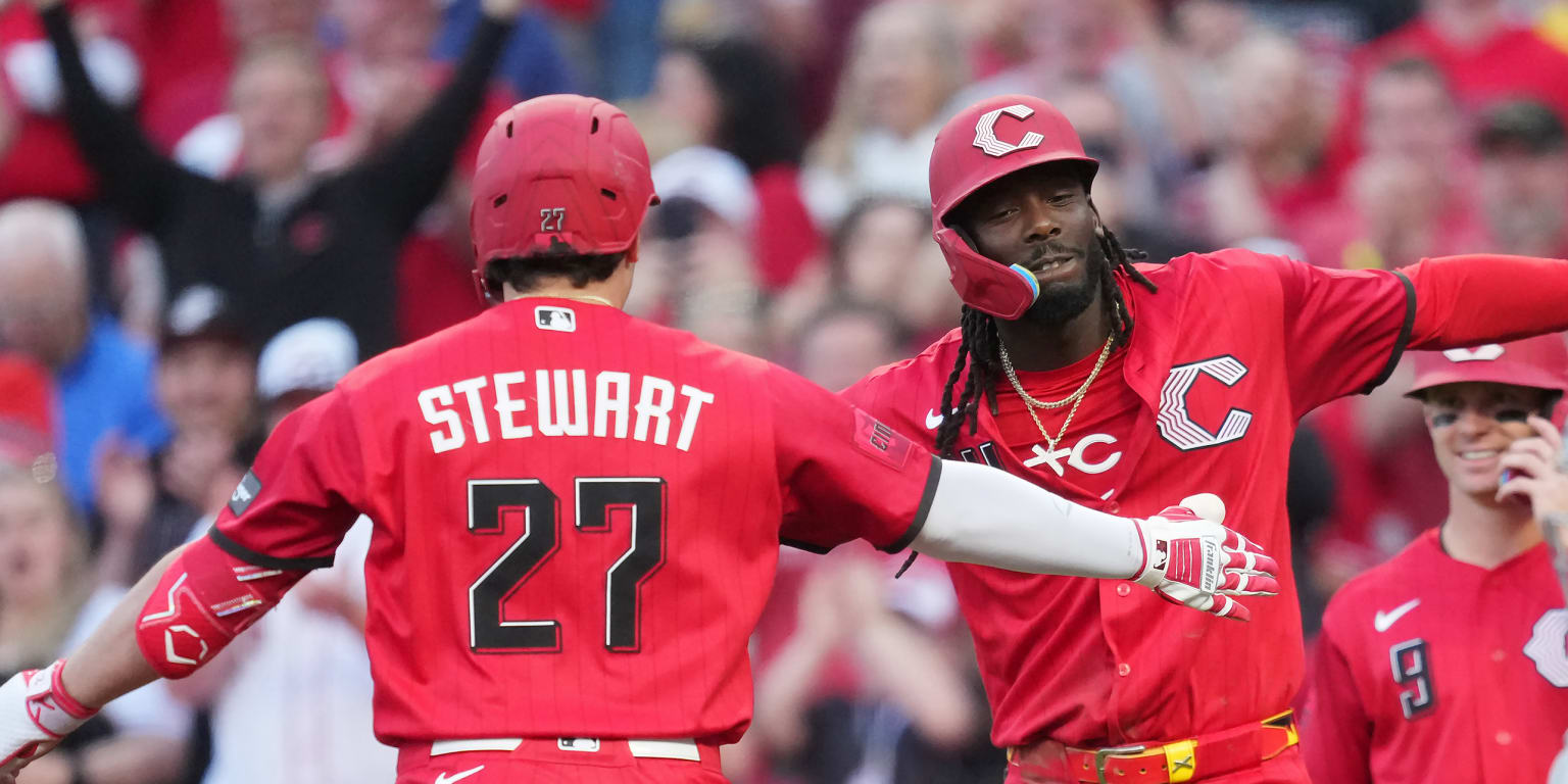 Reds move into 1st, Stewart adds 5 RBIs as bats keep clicking without Geno