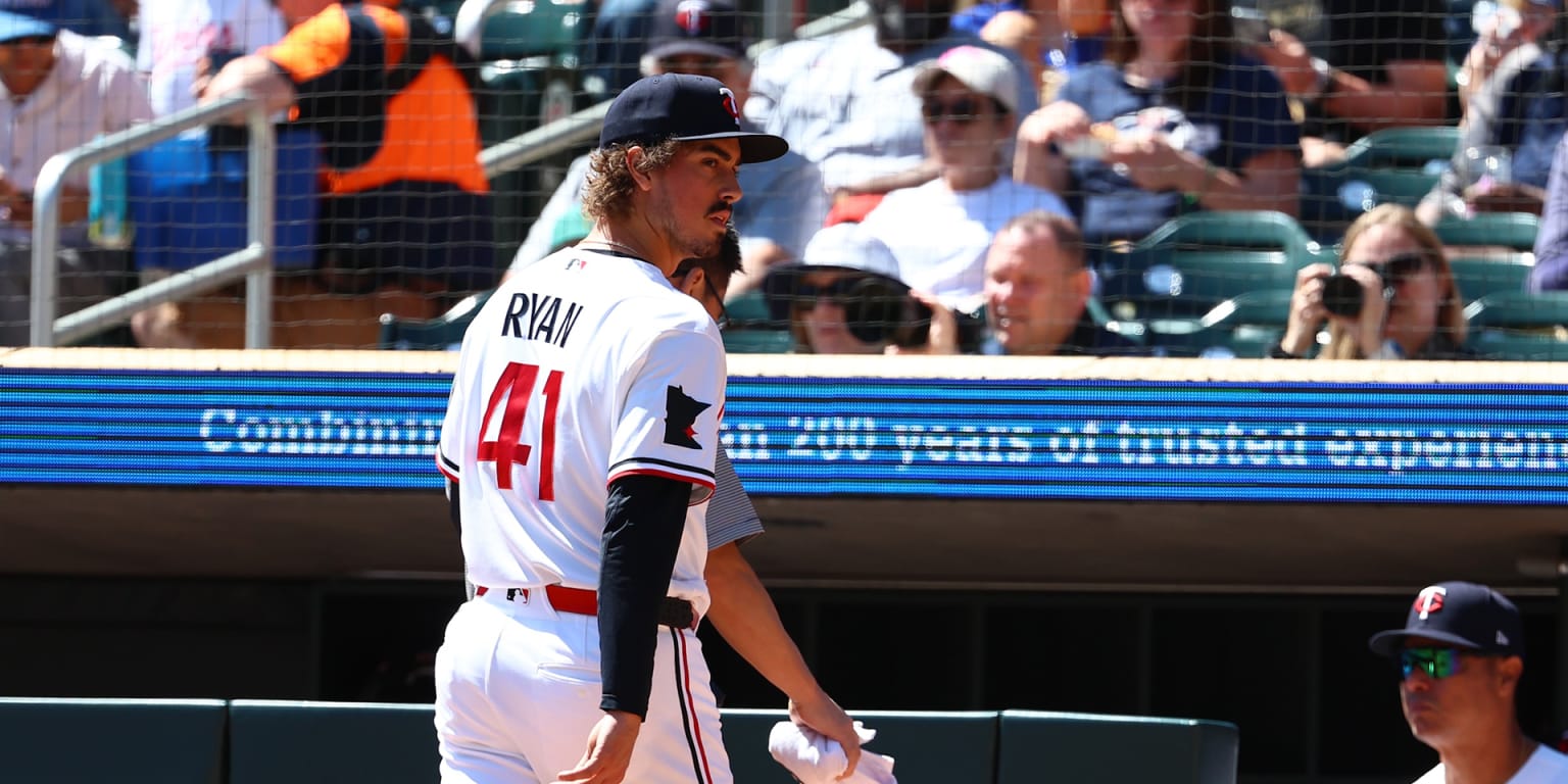 Twins starter Ryan leaves with apparent injury after 2 batters