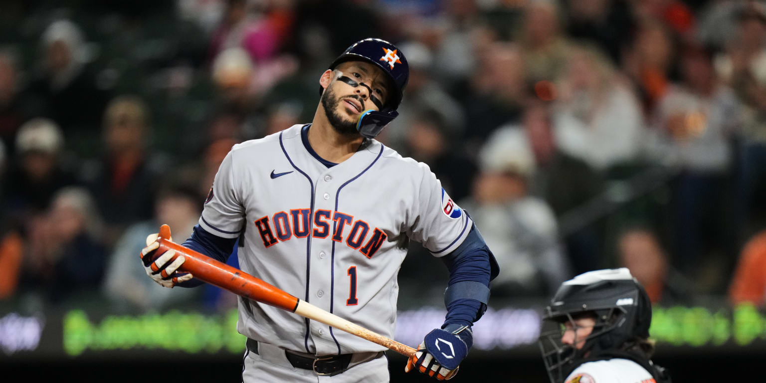 Correa undergoes surgery, will rejoin Astros when he's off crutches