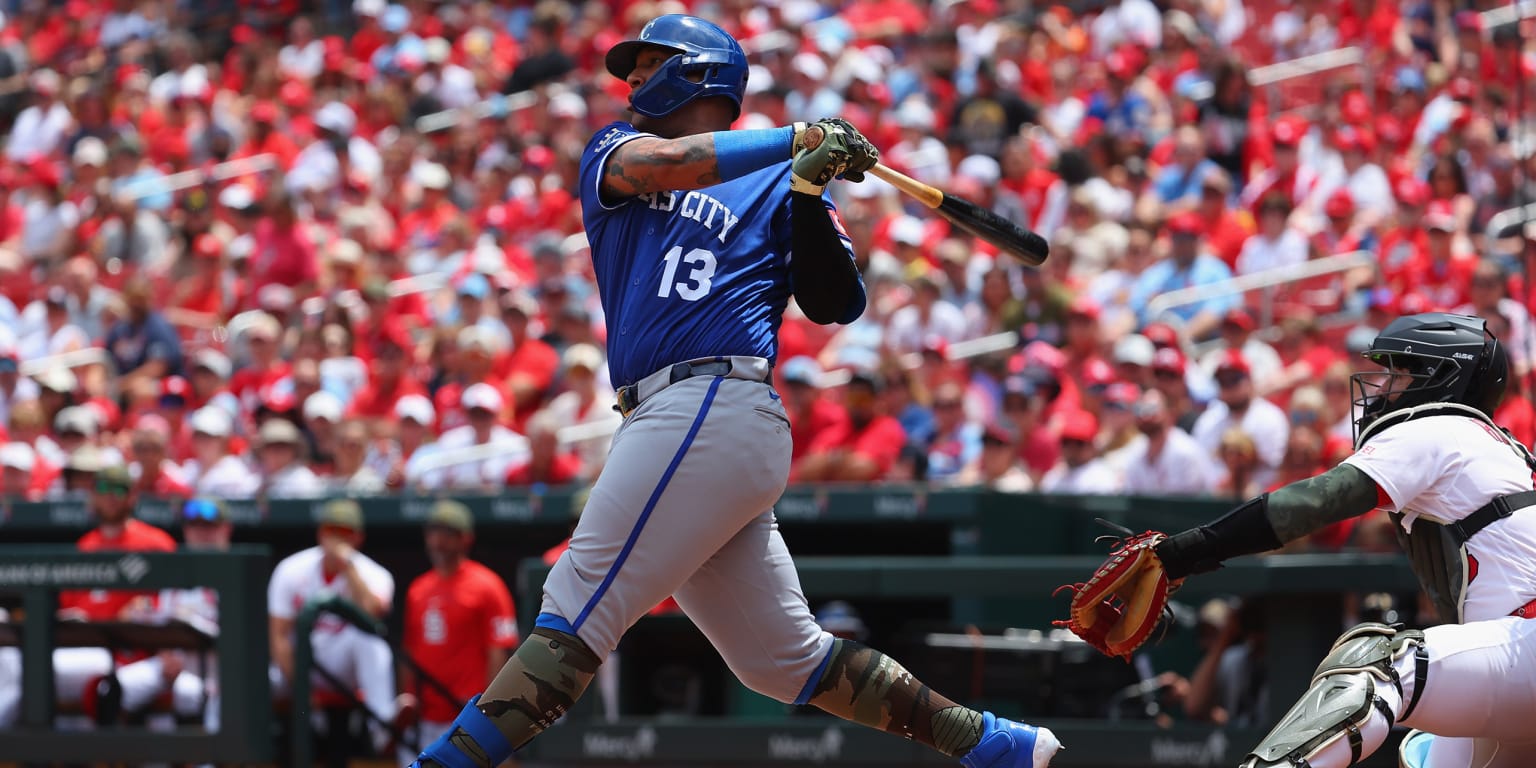 Salvy powers Royals to skid-snapping shutout of Cardinals