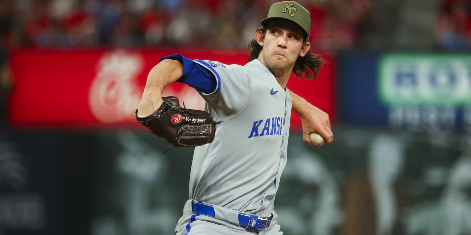 Strahm helping Lynch adjust to new leverage role