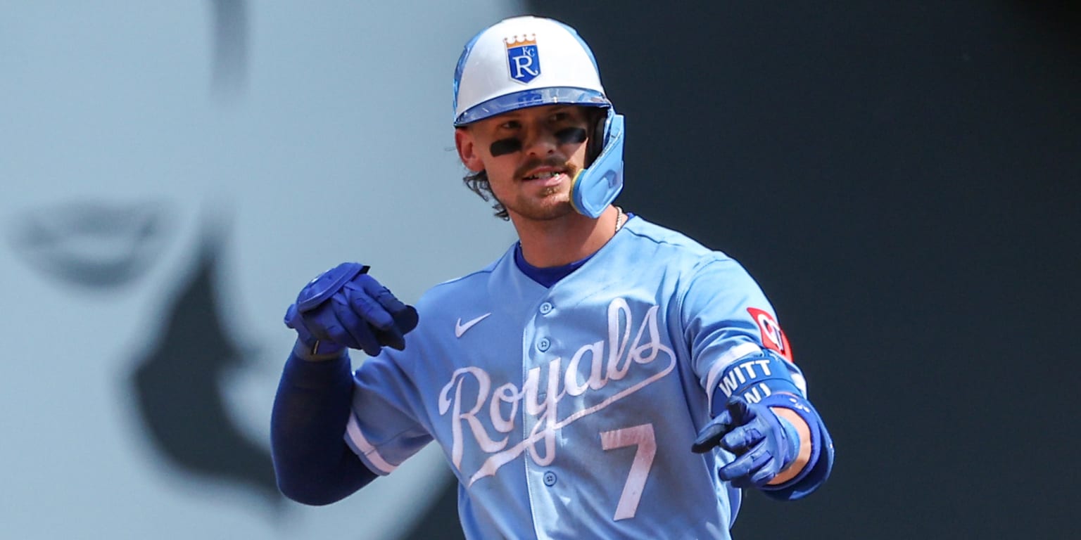 Witt's 400th career RBI sparks Royals' comeback win