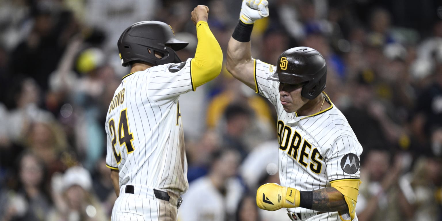 Padres back in win column on strength of HR from unexpected source