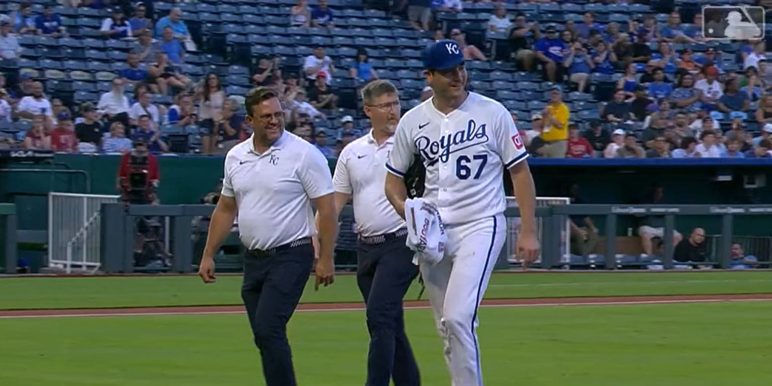 Lugo in good spirits following line drive scare, will continue monitoring head injury