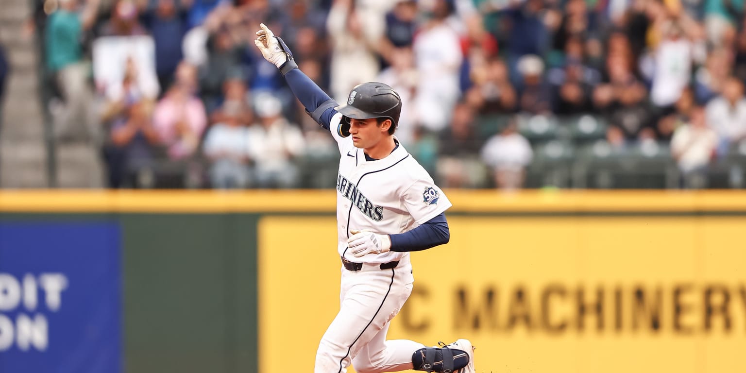 Young's 2 HRs, Kirby's 8-inning gem give Seattle much-needed comfortable win