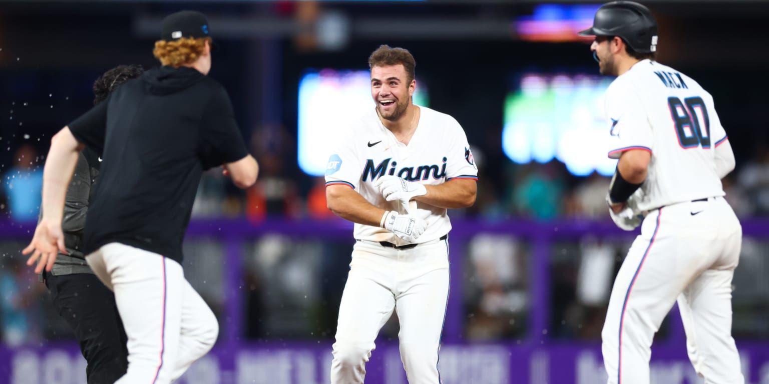 MLB's hottest team turns up temperature with walk-off against Seattle
