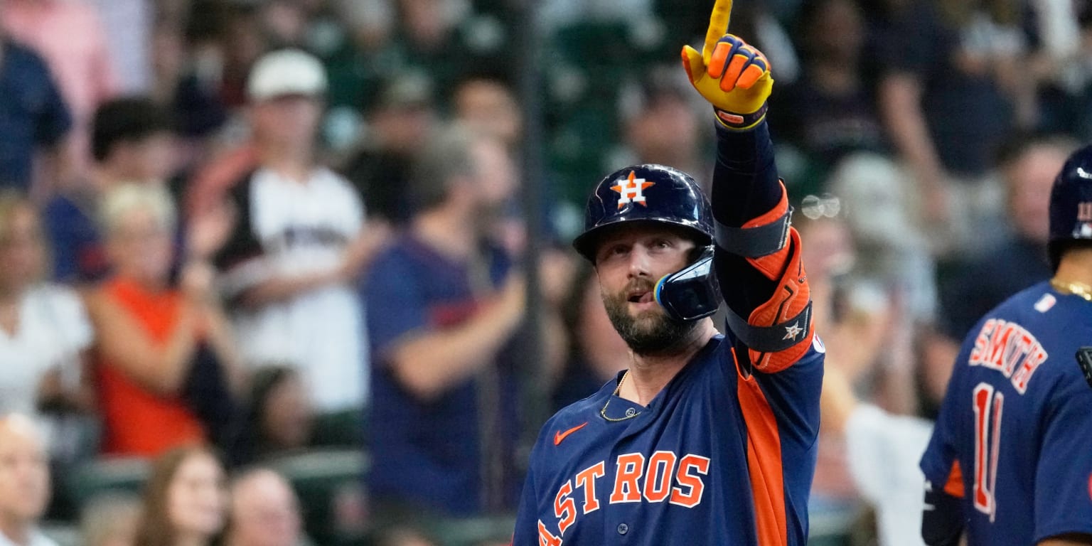 How Walker used Yordan's magic to power 4-game hitting streak