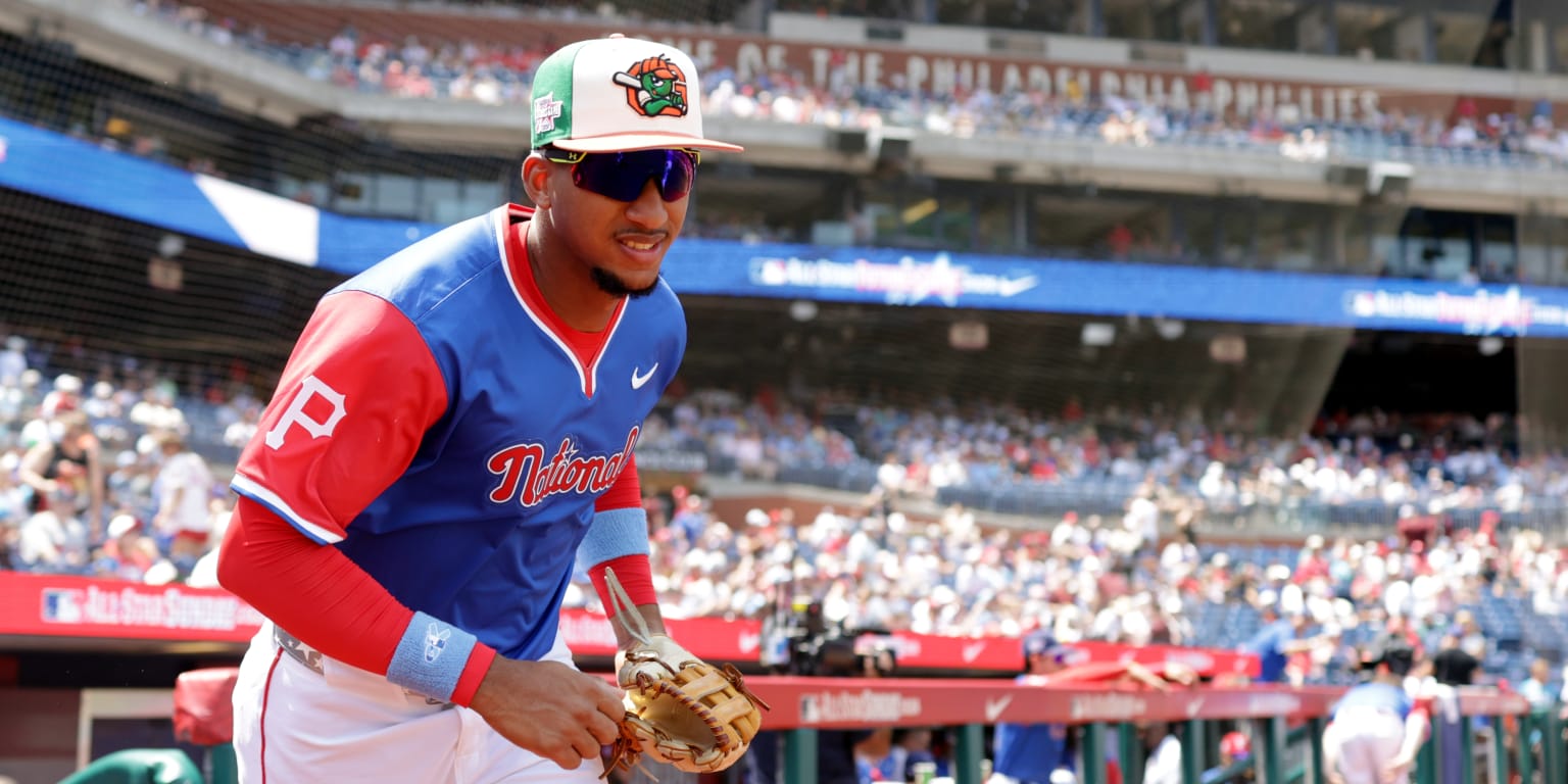 Hernandez, Florentino flash tools, soak in atmosphere at Futures Game
