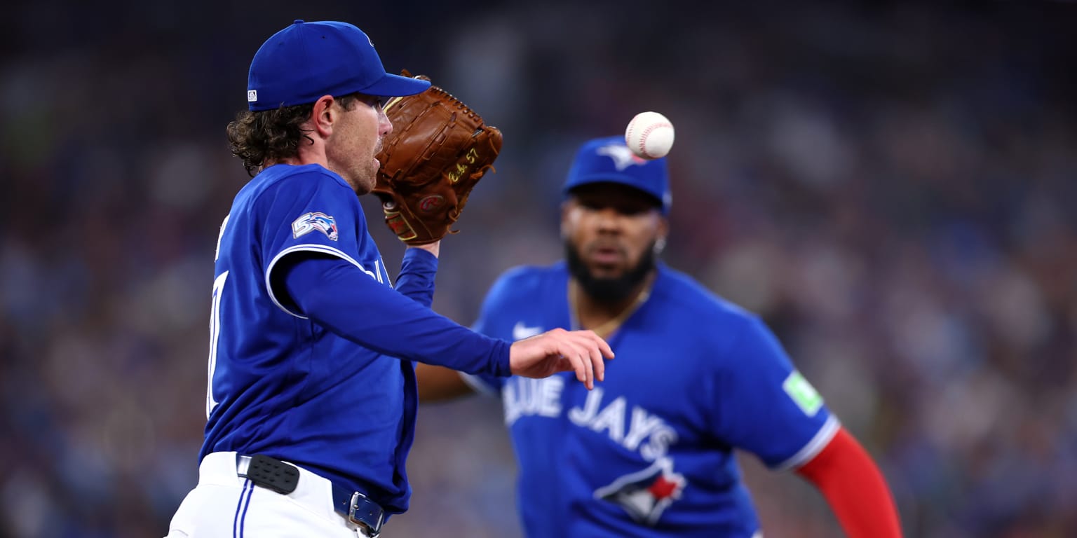 Shane Bieber leads Blue Jays to shutout win over White Sox