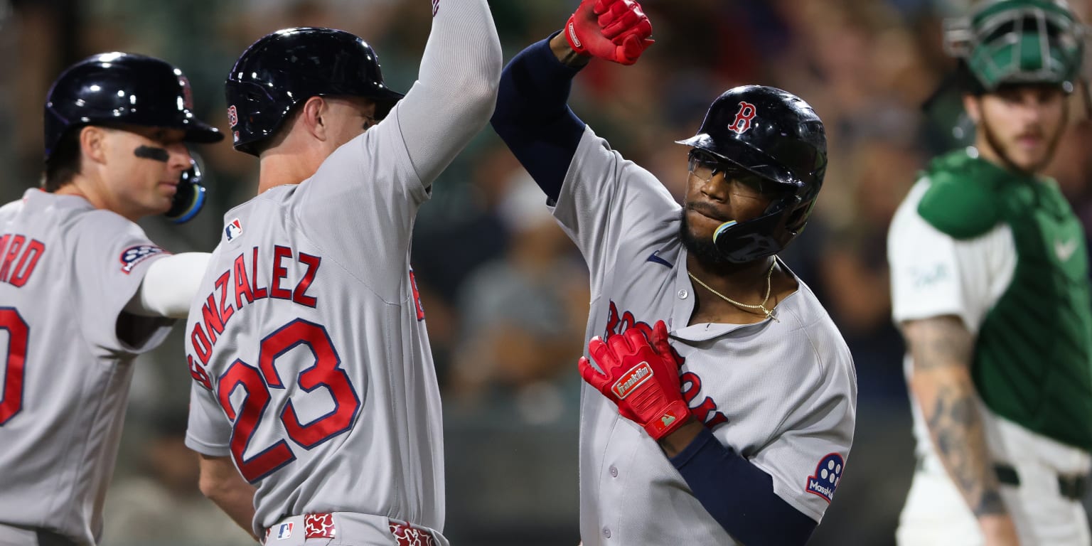 Monasterio blasts go-ahead HR in 10th and ... can't stop apologizing?