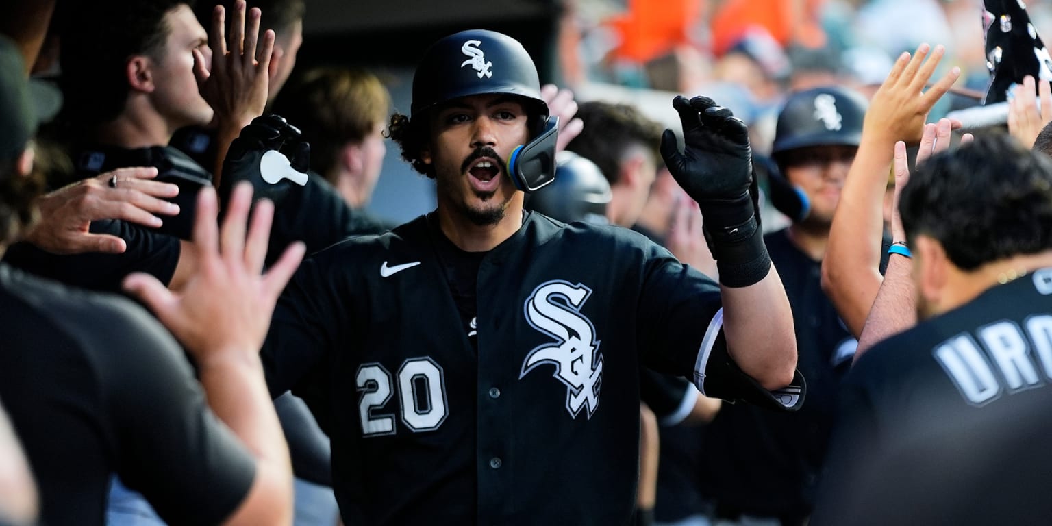 Vargas homers twice as White Sox power up to open critical series with Tigers