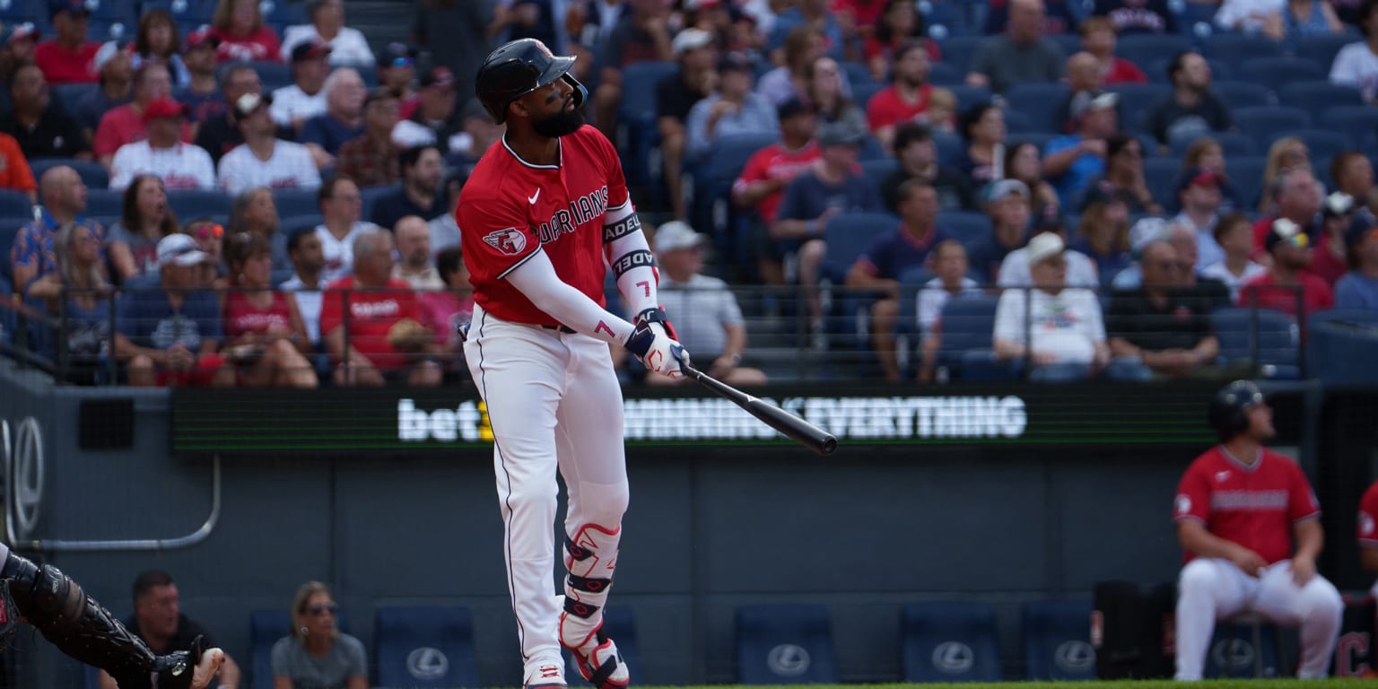 Adell kicks off career night with HR rolling in the deep LF bleachers