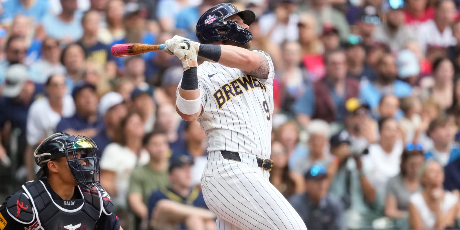 Bauers' 'best at-bat of my life' culminates in clutch HR on 12th pitch