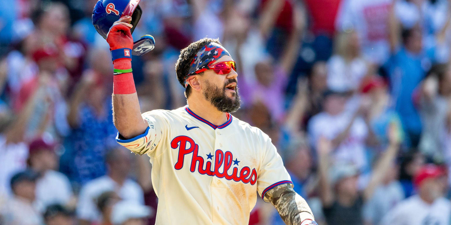 Phils can't lose! Down 4 with 2 outs in 9th, unbelievable rally ends in 9th straight W