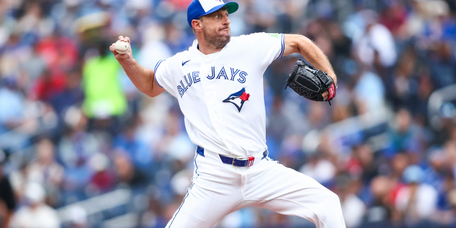 Mad Max makes more history, strikes out 10 to pass Perry for 9th all-time