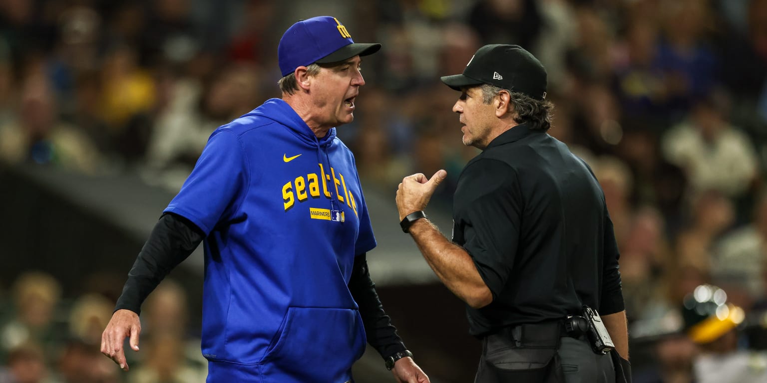 Wilson gets quick hook after A's-Mariners benches warned