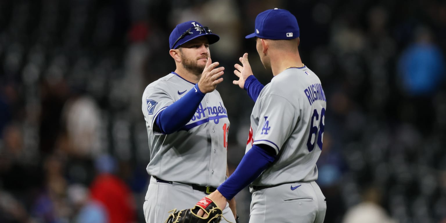 Muncy (illness), Rushing (elbow discomfort) scratched from Dodgers' lineup Saturday