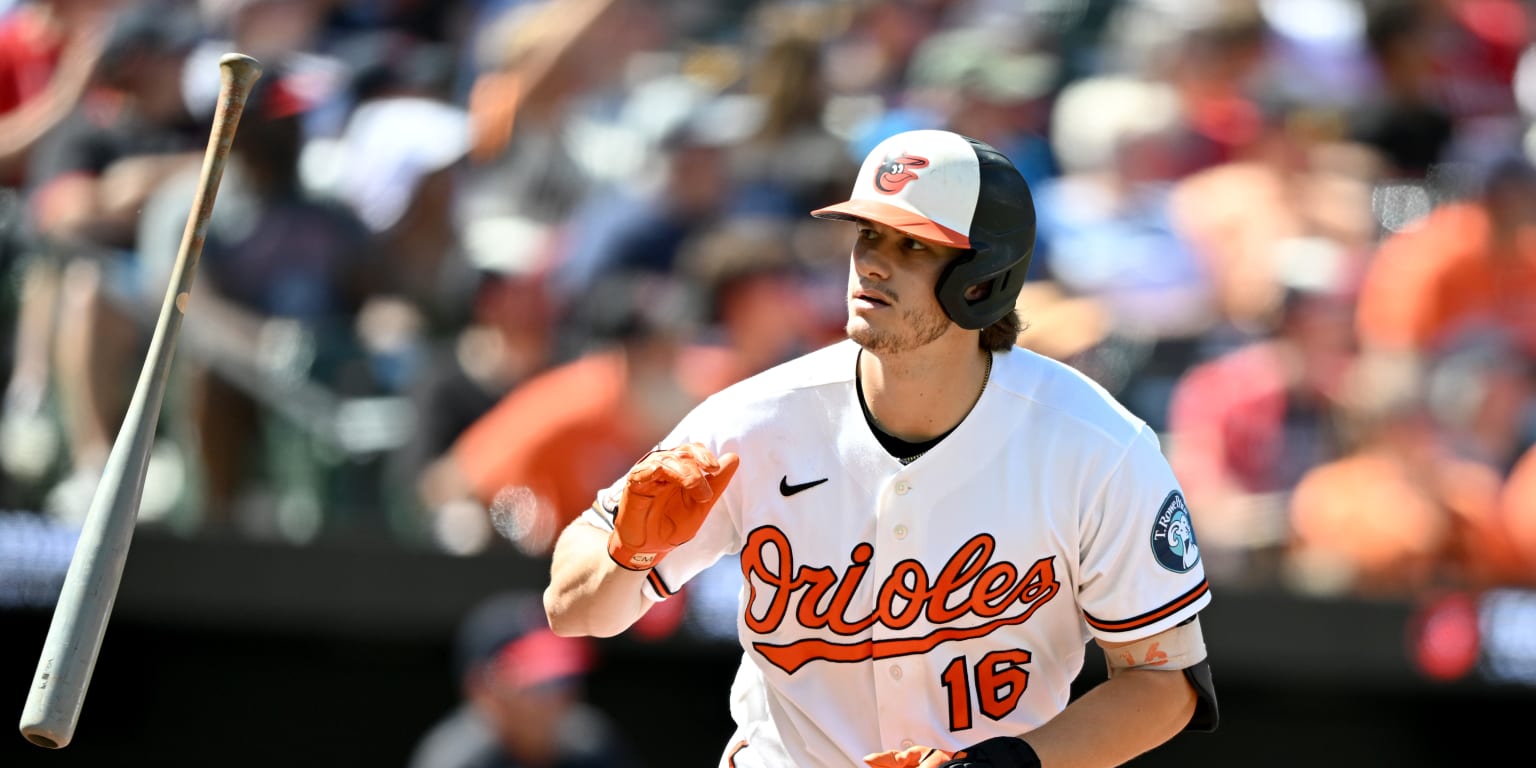 Mayo's 2-HR outburst helps O's gain ground on Guardians
