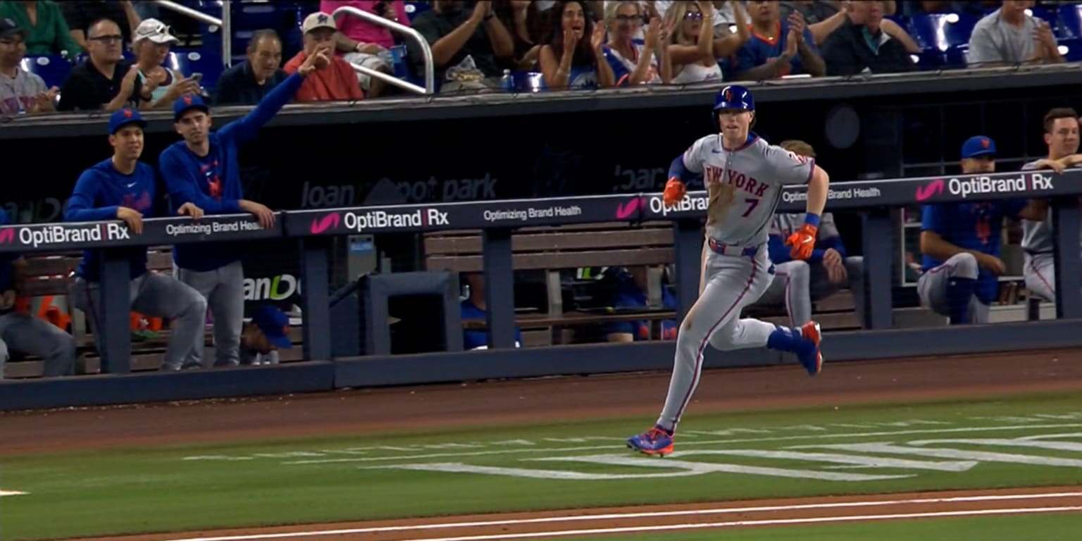 Baty stays hot with RBI hit, exits with knee pain