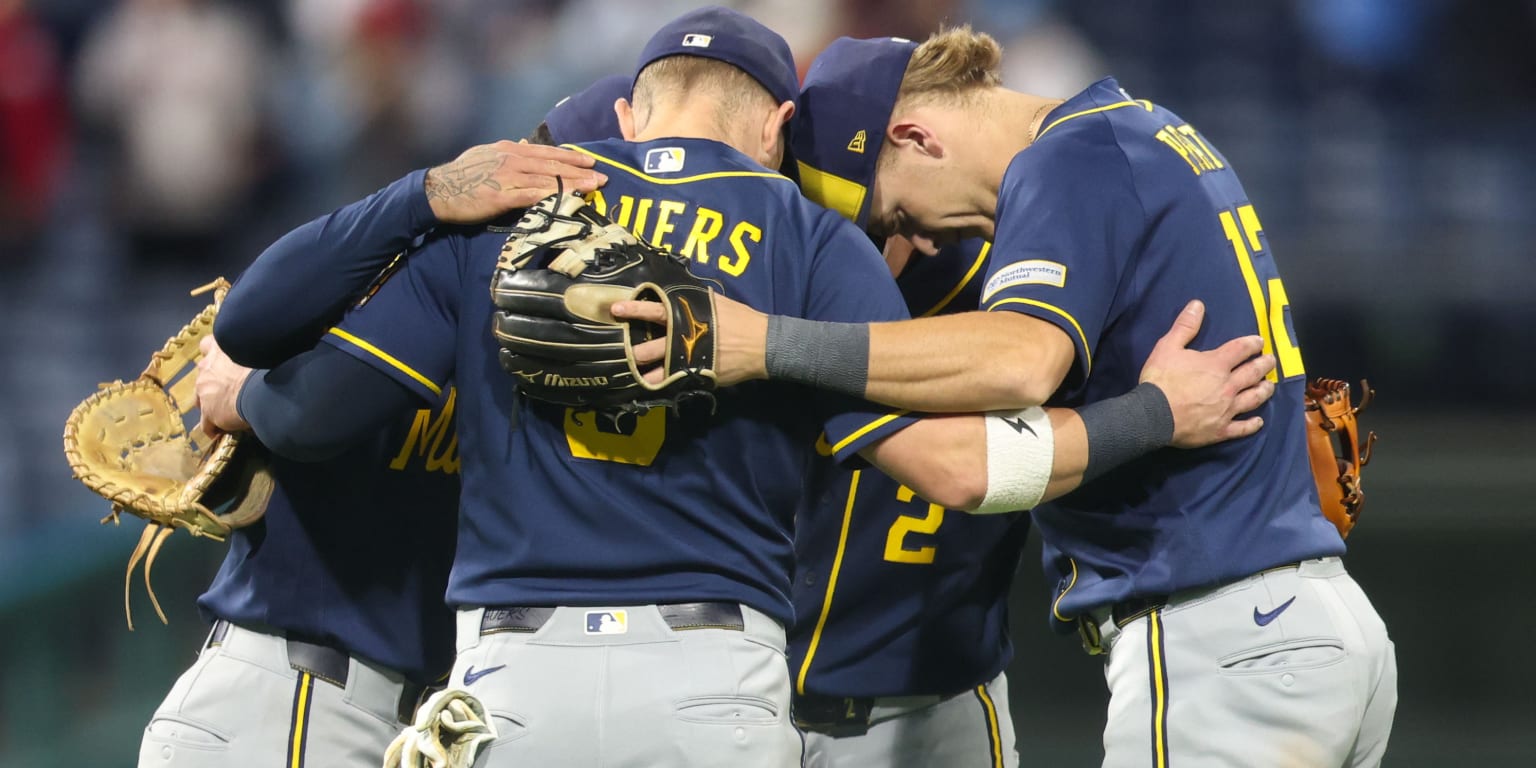 Brewers reach 100-win mark for 1st time in franchise history