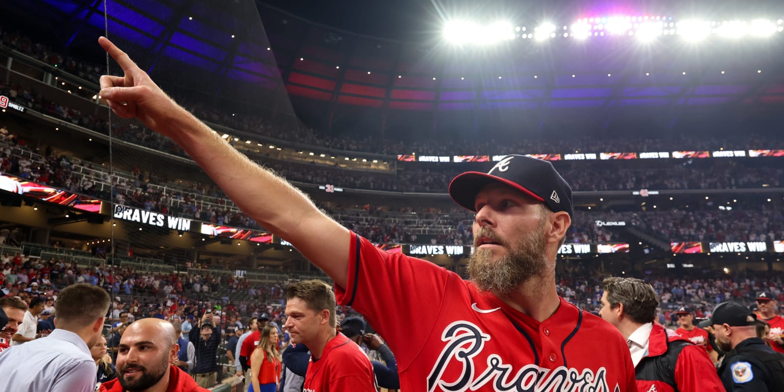 Sale's pitch to Weiss pays off: Lefty bookends Braves' Wild Card Series win