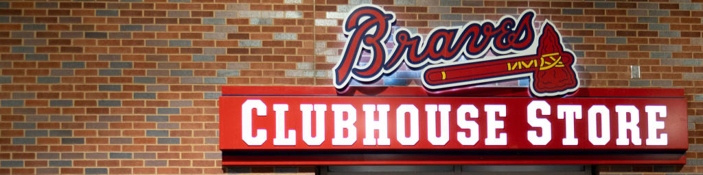 X 上的Braves Retail：「Swing by the @Braves Clubhouse Store to check out the  NEW Friday red jerseys and updated road navy jerseys! Customize with your  favorite player or any name & number!