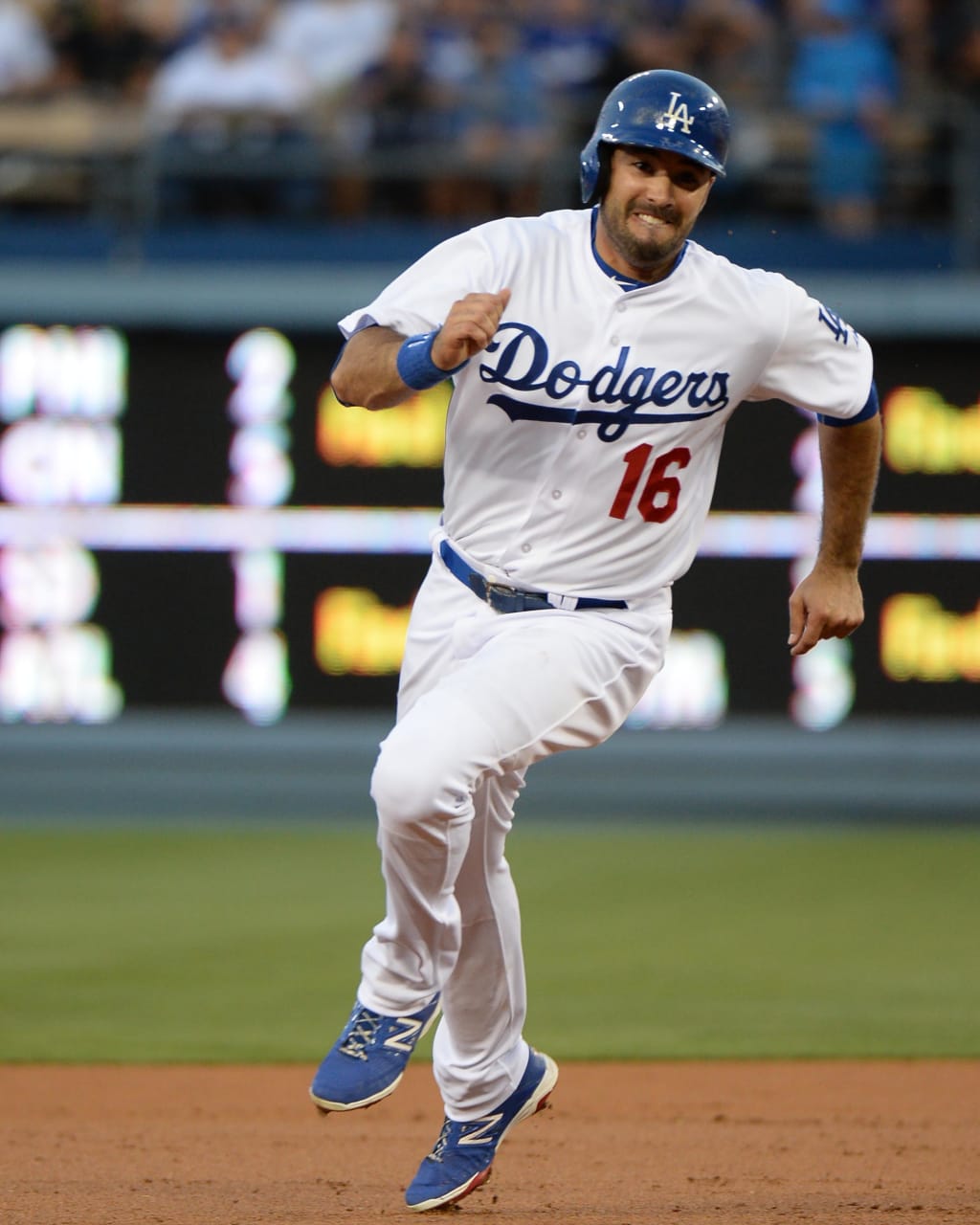 Dodgers Pitchers & Catchers Report: Key Battles & Breakout Stars - 3xc86z5