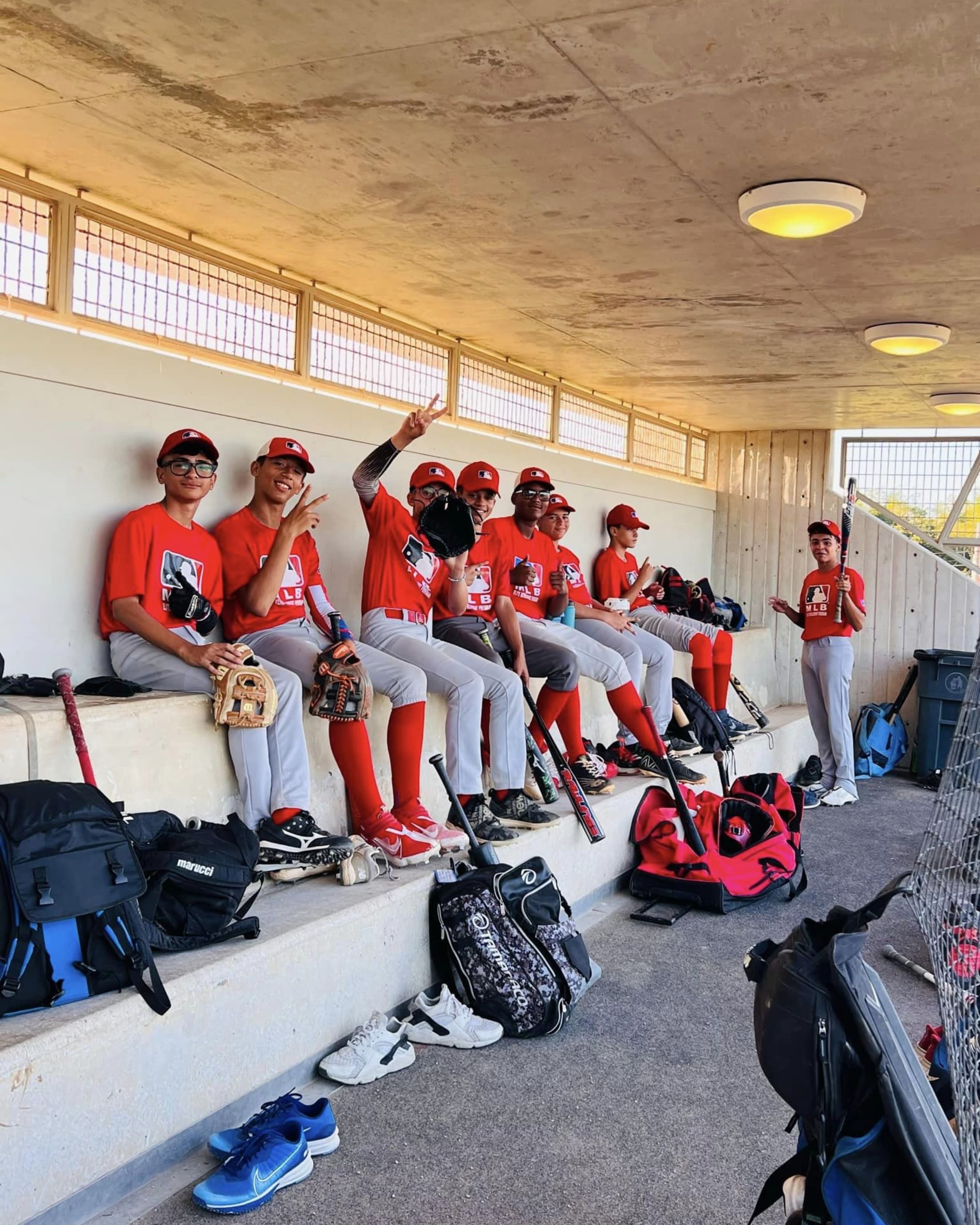 MLB promotes youth baseball in Puerto Rico